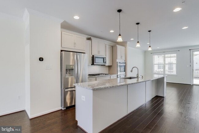 Photo - 22036 Plover St