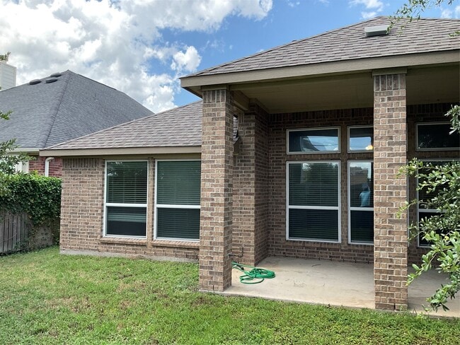 Photo - 907 Daffodil View Ct