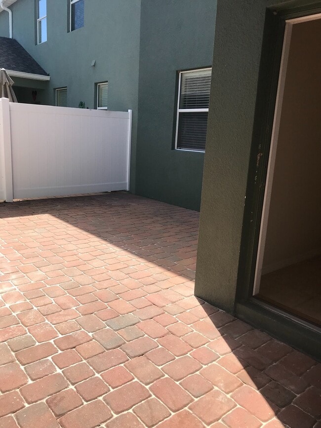 Photo - 4 bedroom independence Winter Garden townhouse for rent (internet/cable included in the rent)