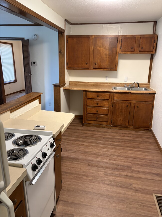 Photo - 608 Osage St Unit B