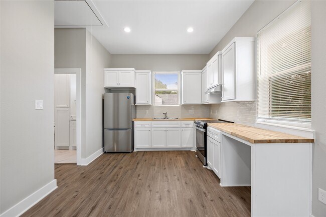 Photo - 4384 Fiesta Ln