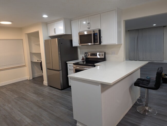 Photo - 3603 Sunnyview Rd NE