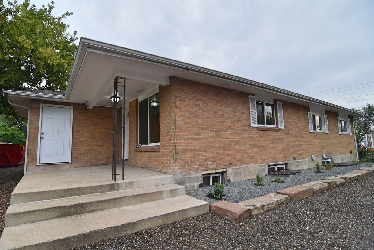 Updated 3 Bedroom 1 Bathroom Home in Golden! - Updated 3 Bedroom 1 Bathroom Home in Golden!