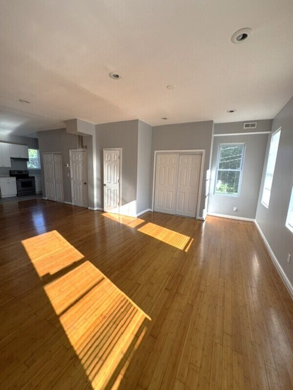 Photo - 2101 Chelsea Terrace