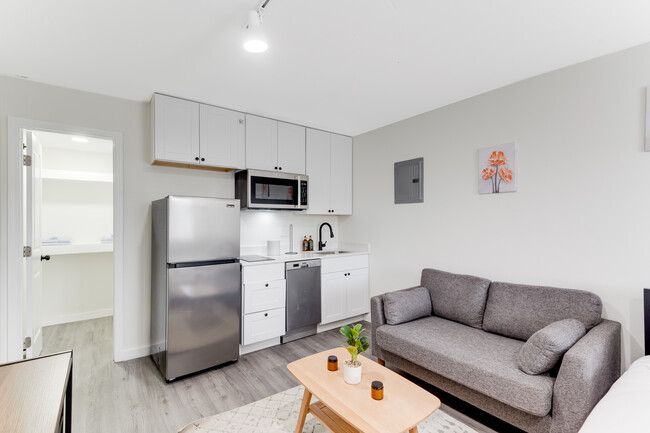 Building Photo - Wallace Studios Rental