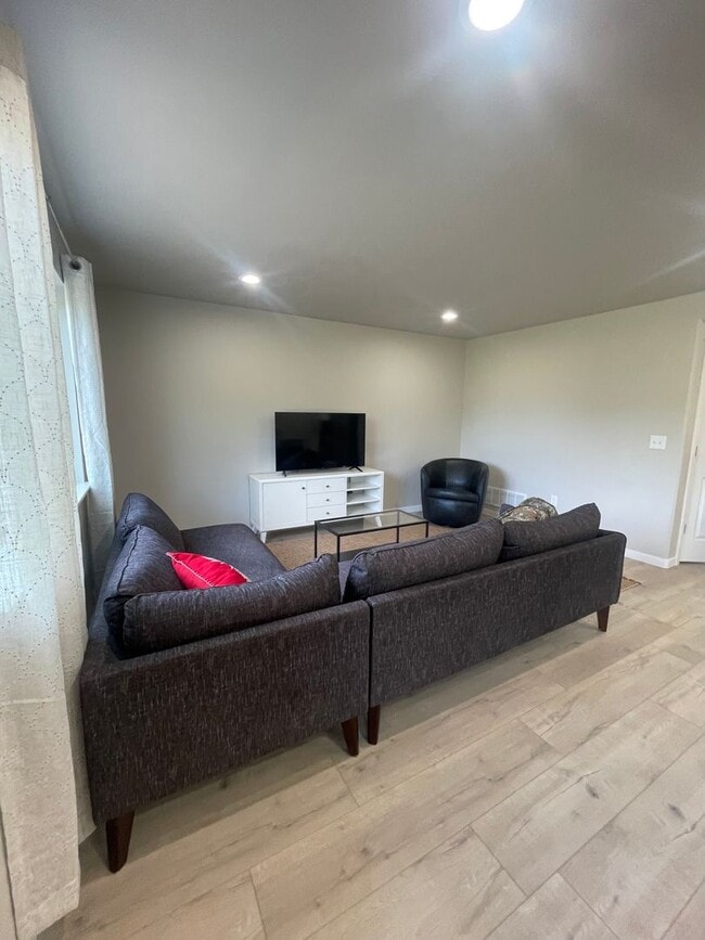 Photo - 2251 Ridgewood Dr Unit B