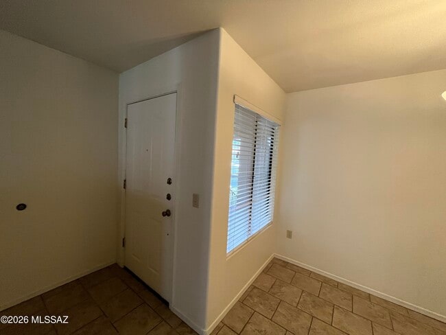 Building Photo - 5751 N Kolb Rd Unit 21207