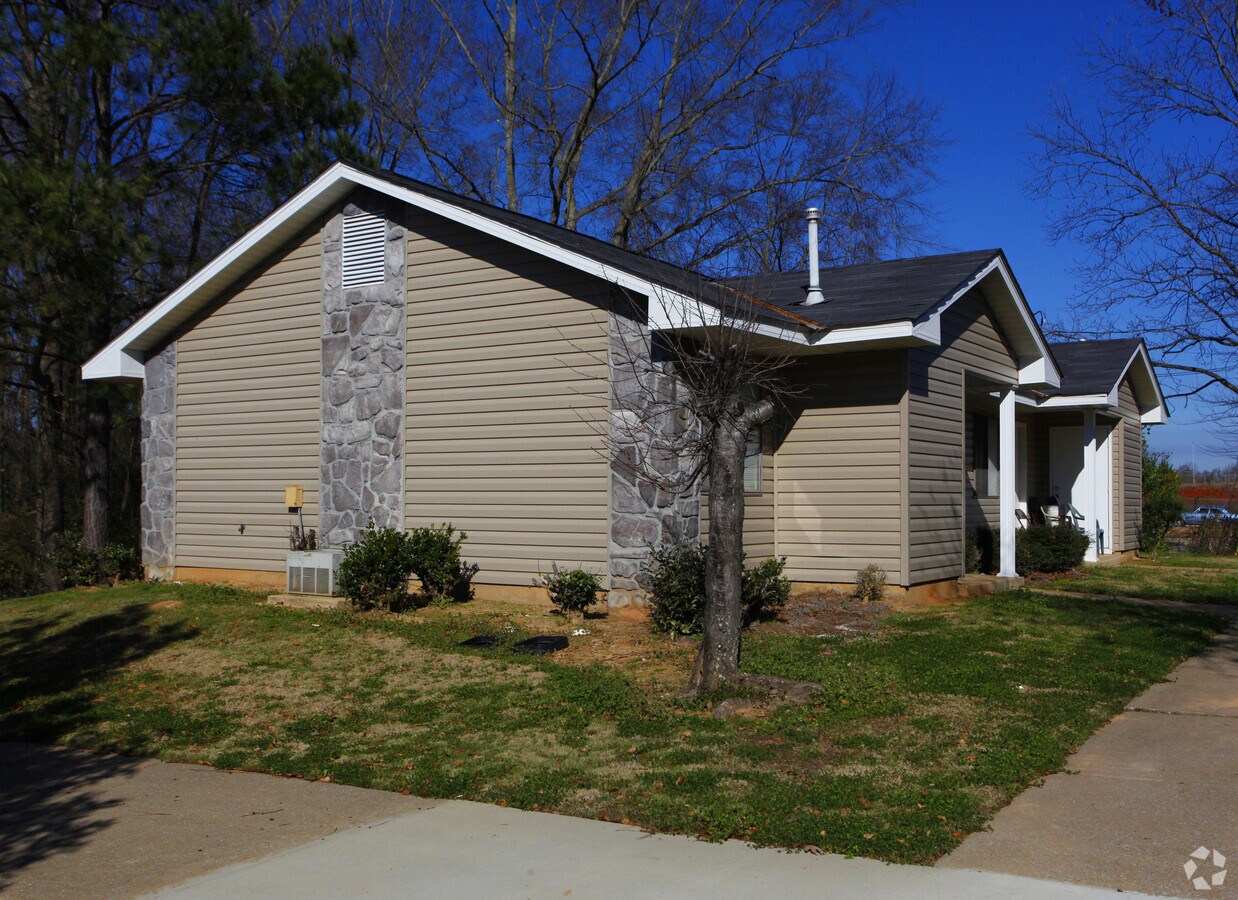 Photo - Mound Plaza Apartments
