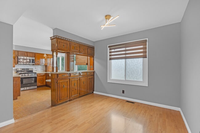 414 Gainsborough Ct