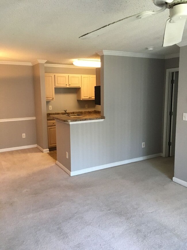 Photo - BROADWAY STATION @ 38TH AVENUE