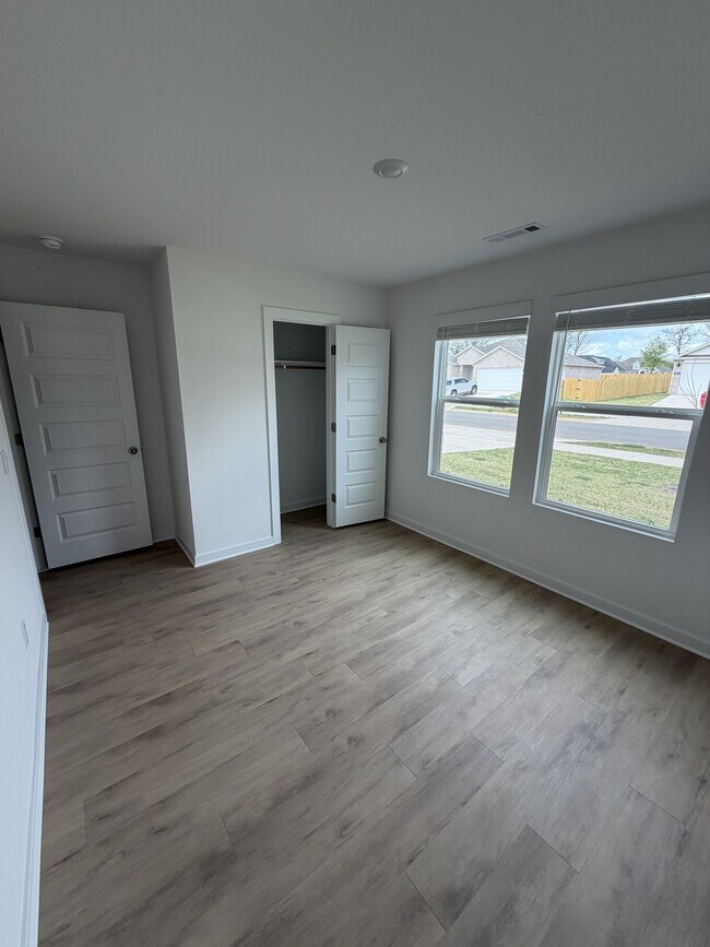 Photo - 562 Arizona St