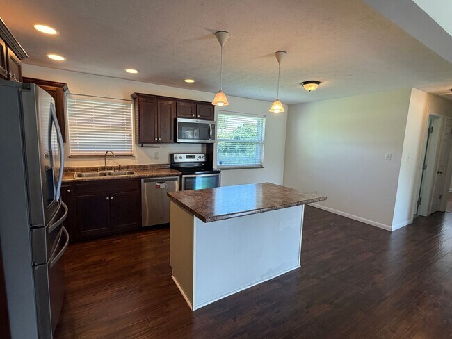 Photo - 959 Gardner Rd