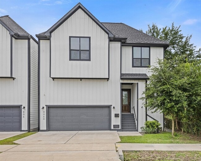 Building Photo - 806 E 39th St