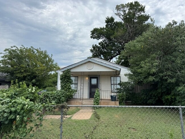 Building Photo - 2 bed 1 bath home for rent near 59th betwe...