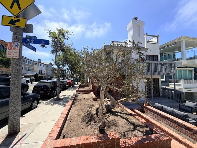 Building Photo - 234 29th St Unit 234 29th
