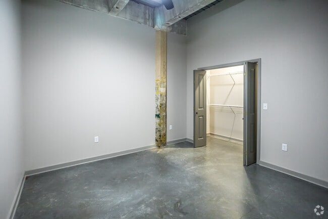 1 BR, 1 BA - 773FT - Conwood Flats Apartment Homes