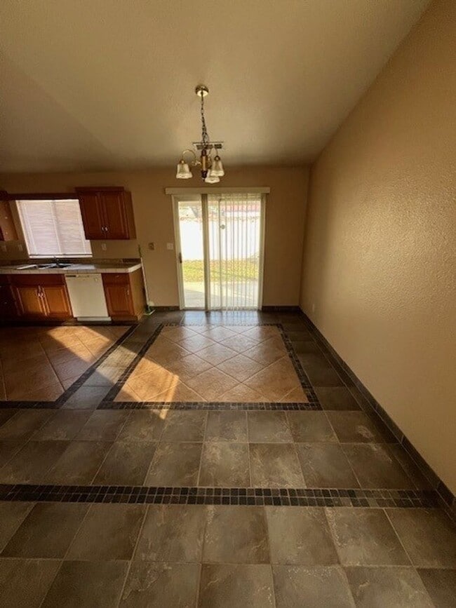 Photo - 1938 E Country Ave