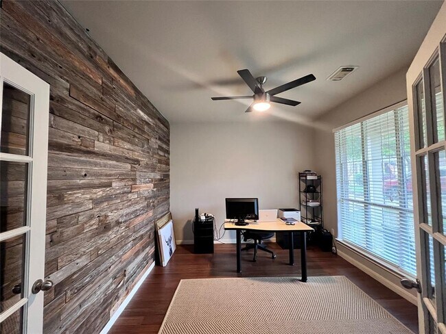Photo - 3604 Pine Needle Cir