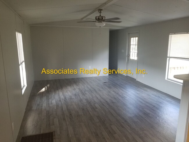 Photo - Remodeled single wide in Lake Butler!  LOO... House