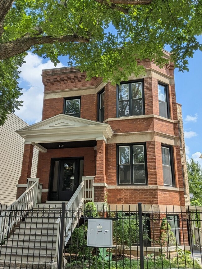 Building Photo - 2637 N Central Park Ave Rental