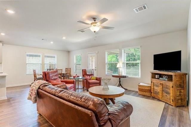 Photo - 5017 Bailey Wy