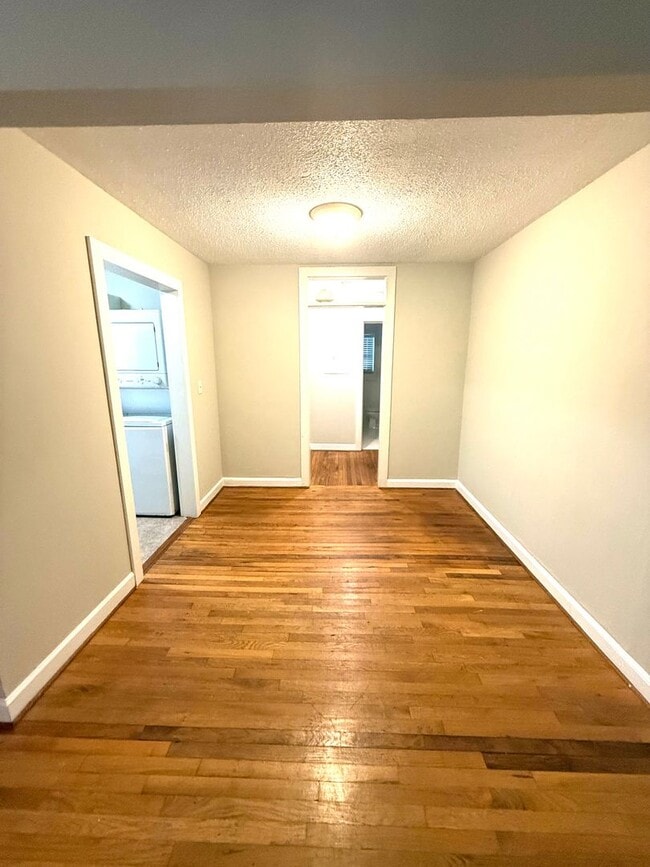 Photo - ** 1 Bed 1 Bath located In Capitol Heights...