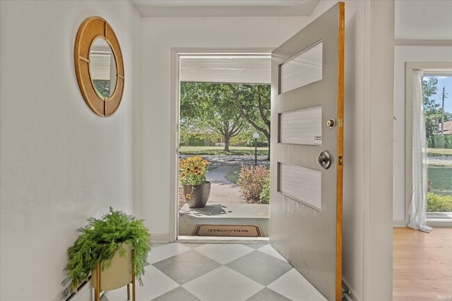 Photo - 2121 E Madison St