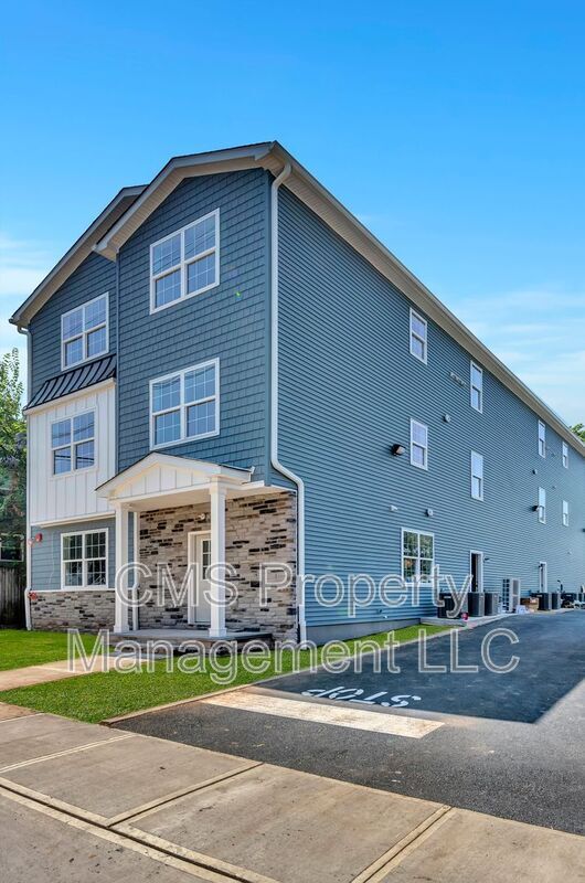 Building Photo - 88 Louis St Unit 4 Rental
