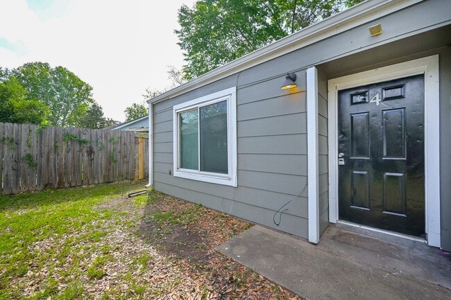 Photo - 506 N 3rd St Unit 3