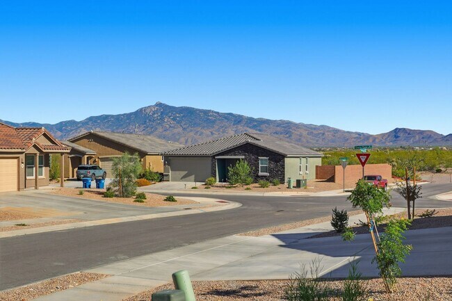 Photo - Modern Comfort Meets Desert Serenity – 4 Bed Rocking K Rental Home Available Now!