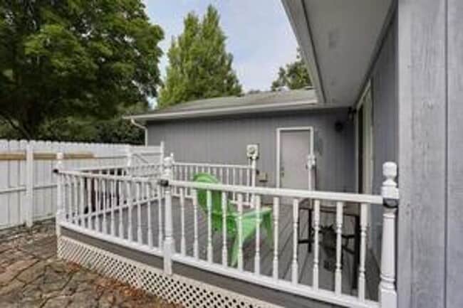 Photo - 1712 Stratford Dr