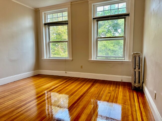 Photo - 10 Strathmore Rd Unit 3