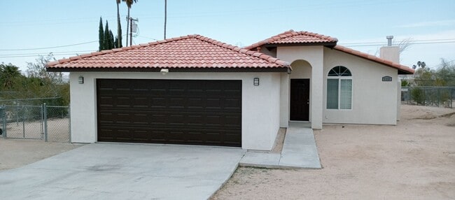 Building Photo - 5553 Baileya Ave