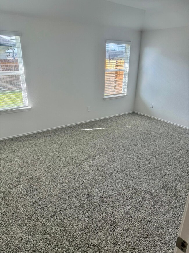 Photo - 4922 Oakwood Dr