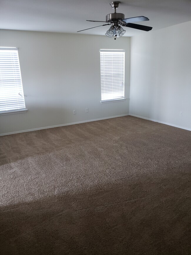 Photo - 406 Creston St