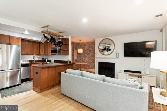 Photo - 902 D St SE Unidad 1