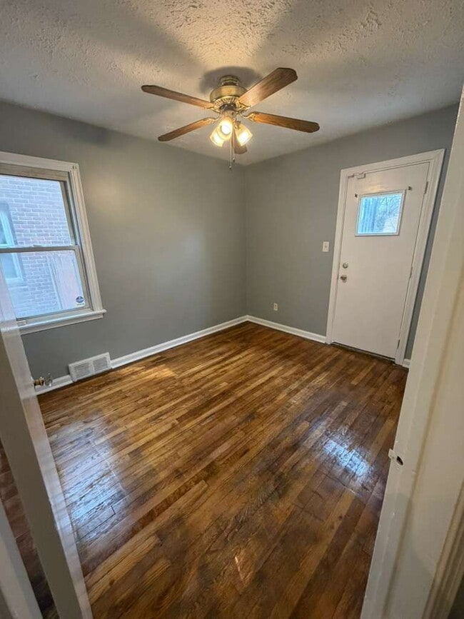 Photo - 16604 Winthrop St