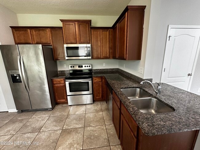 Photo - 458 Servia Dr