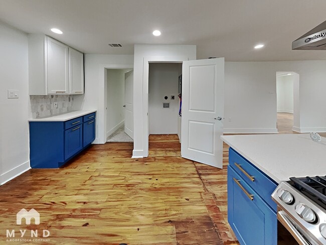 Photo - 2718 Lawrence St