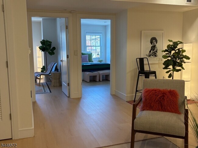 627 Valley Rd Unit E