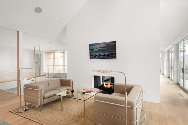 Photo - 365 Branding Ln