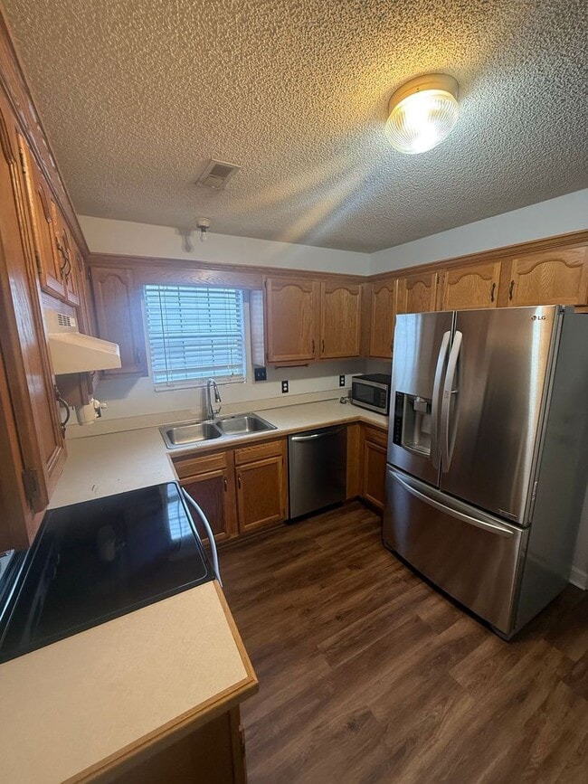 Building Photo - 2 Bed 2 Bath Home Near Cherry Park