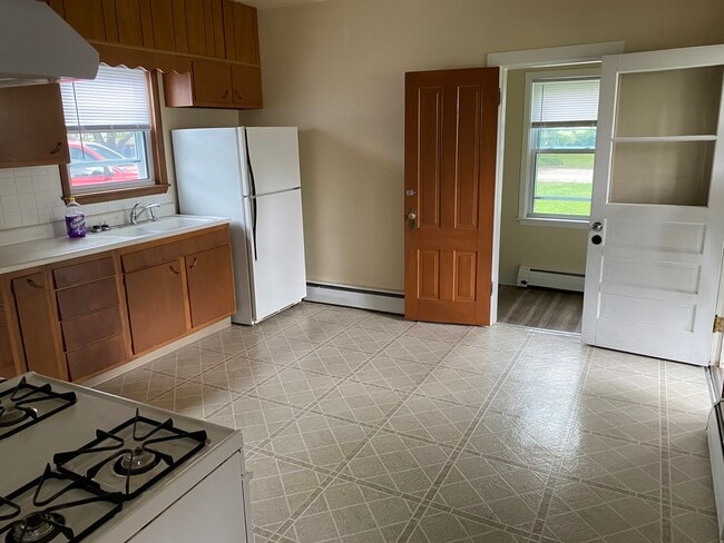 Photo - 715 6th St SW