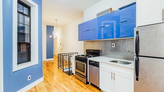 Photo - 1154 Gates Ave Unit 1l