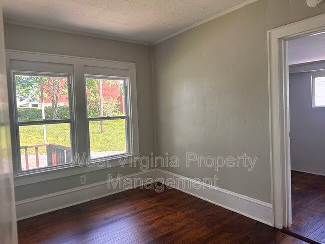 Photo - 1000 S Kanawha St