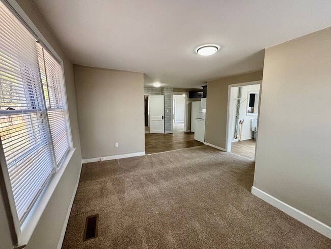 Photo - 3302 N Bogan Rd NE