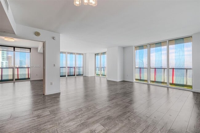 Photo - 50 Biscayne Blvd Unit 3902