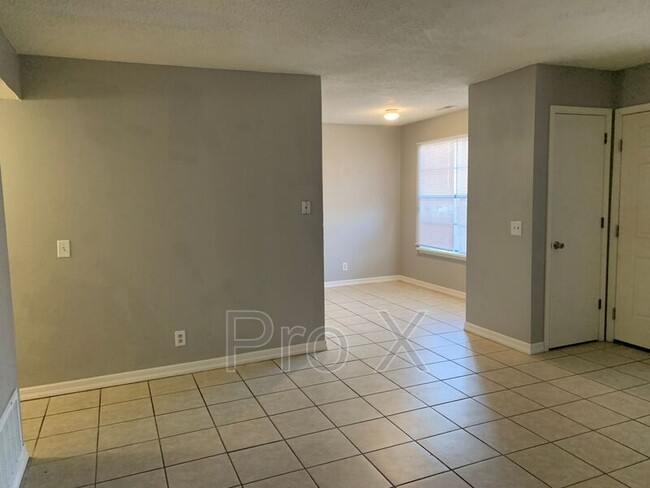 Photo - 1021 S St Louis Ave