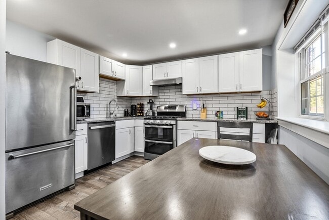 Building Photo - 90 Edgelawn Ave Unit 1