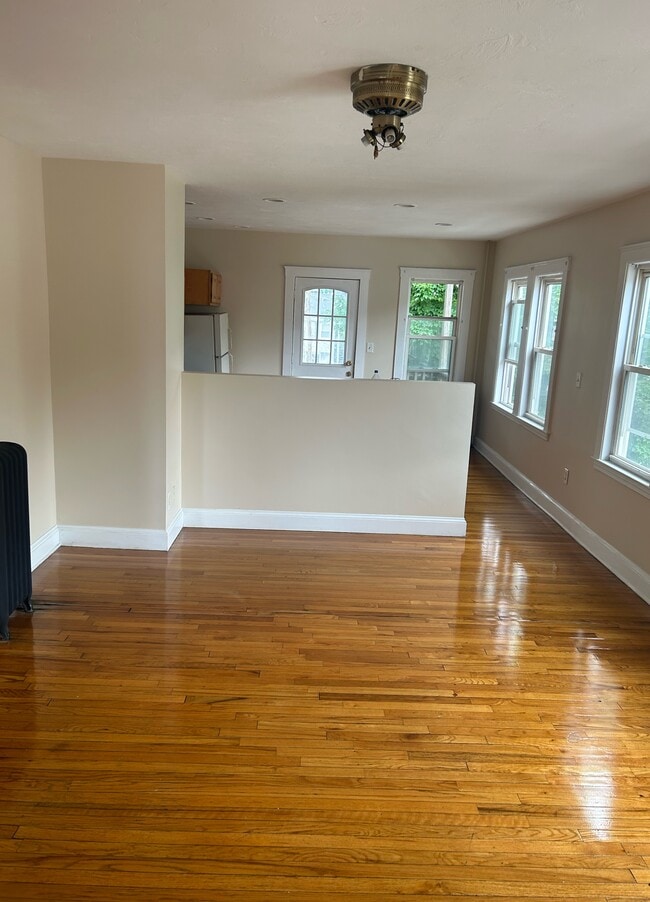 Building Photo - 36 Granfield Ave Unit 2R